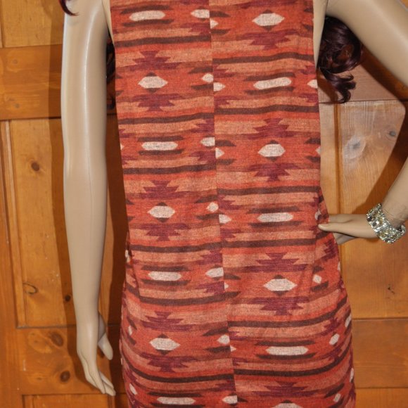 Women's Casual Geometric design multi colored V Neck tank top - Picture 5 of 5